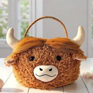 Furry Plushie Highland Cow Basket